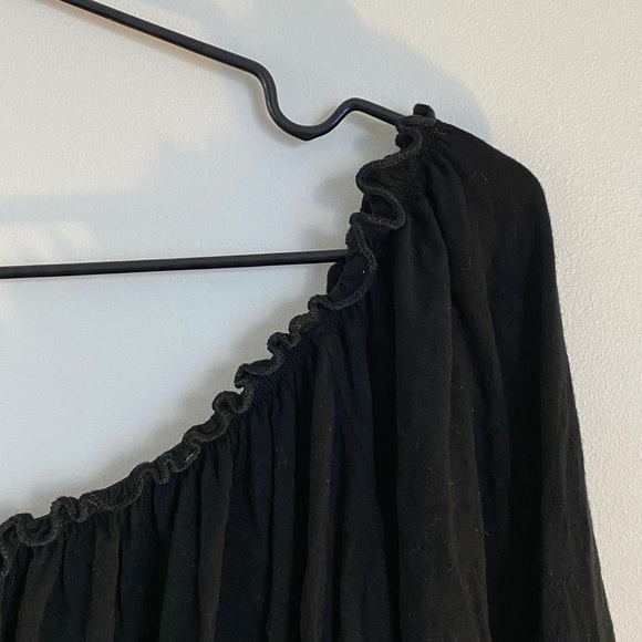 Off the shoulder cropped long-sleeves - Picture 1 of 2